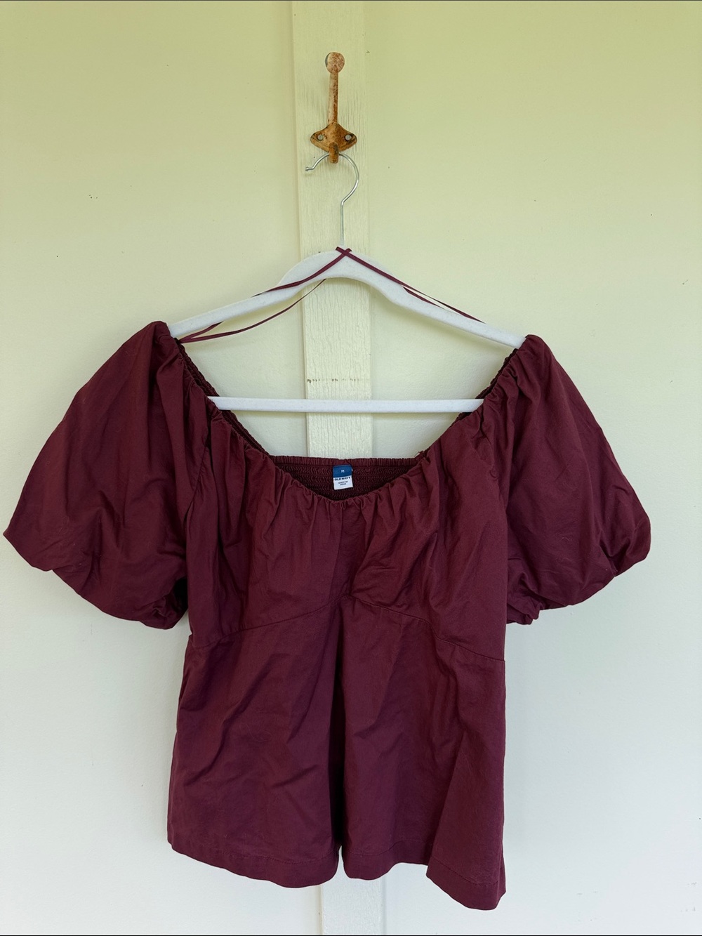 Old Navy puff sleeve peasant top